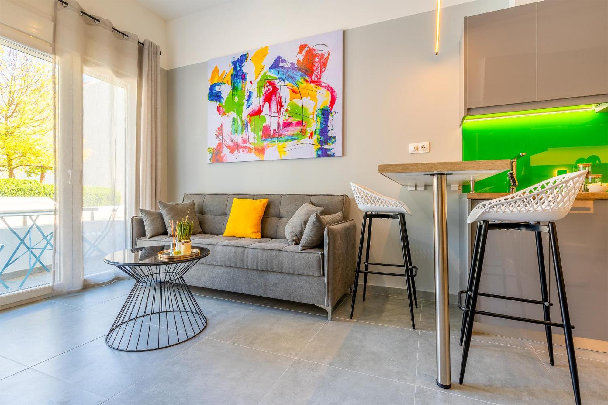 Theo's Cozy Apartment's Near Athens Airport