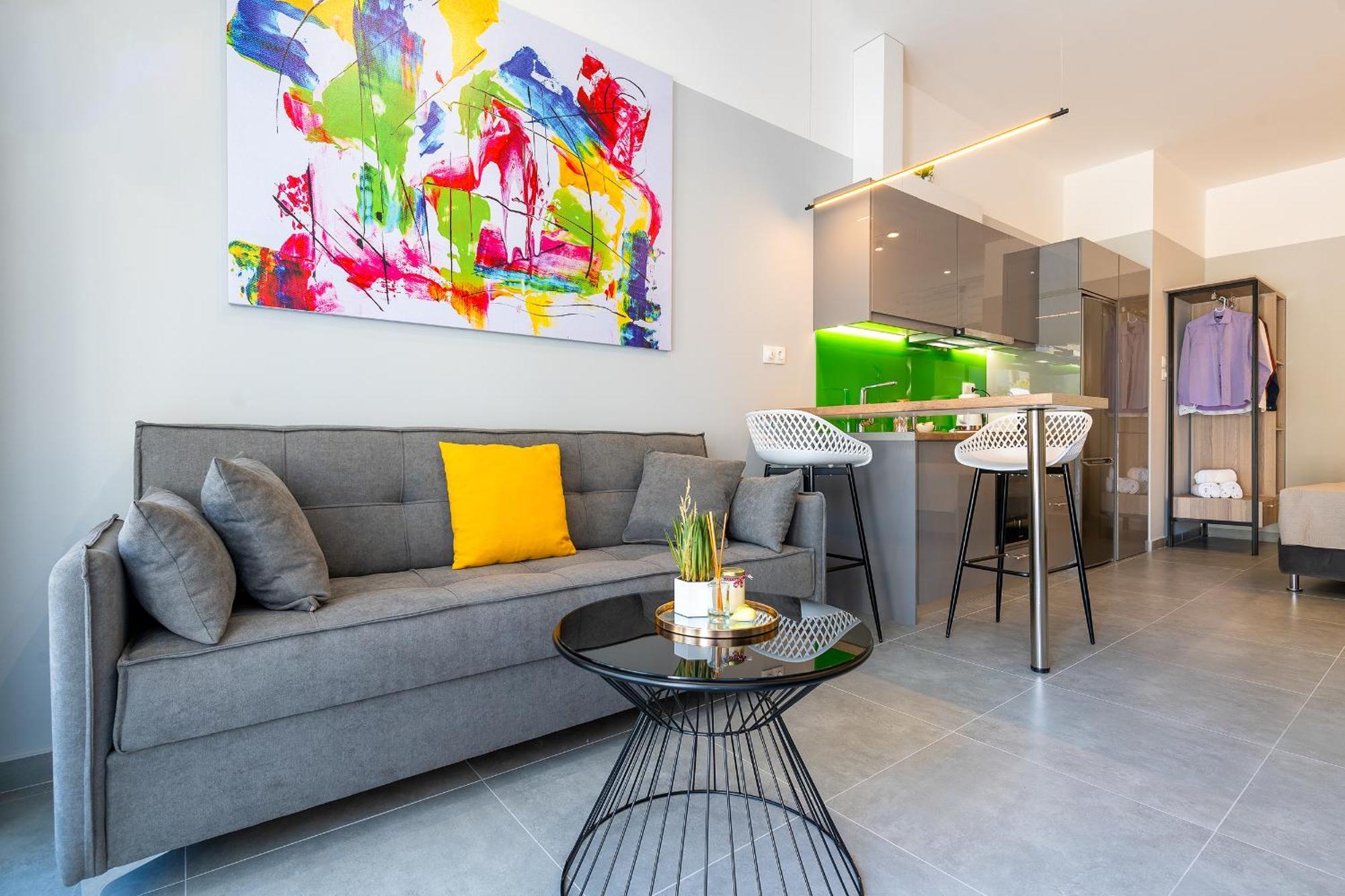 Daire Theo's Cozy Apartment's Near Athens Airport